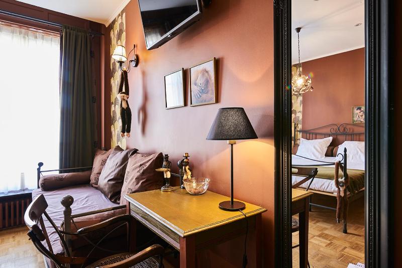 Double Room with Bath and Shower image 4