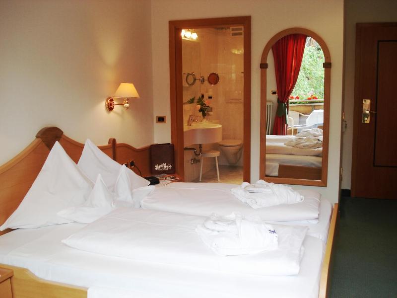 Comfort Double Room with Balcony image 3