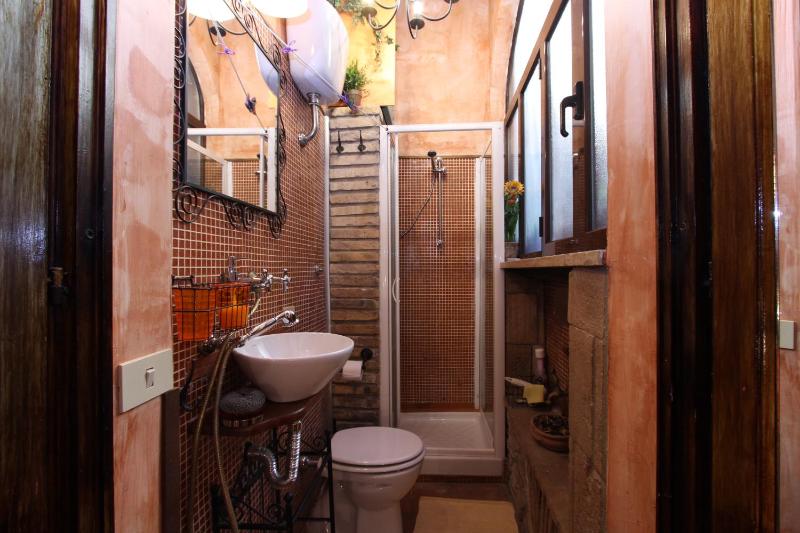 One-Bedroom Apartment image 3