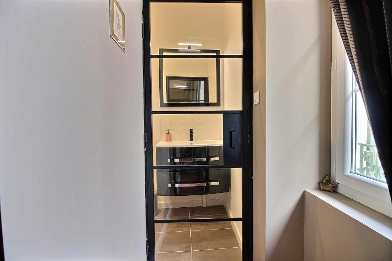Double Room image 3