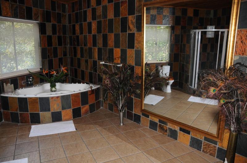 Crocodile Lodge cc - image 2