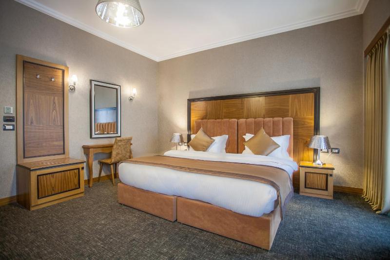 Executive Suite image 4