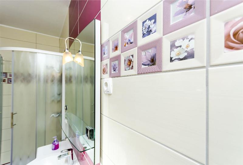 One-Bedroom Apartment image 2