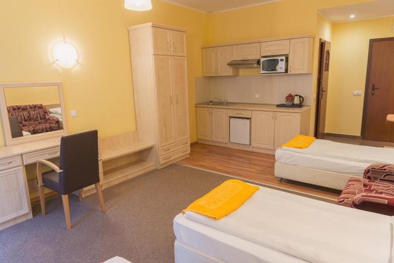 Deluxe Double Room with Balcony image 3