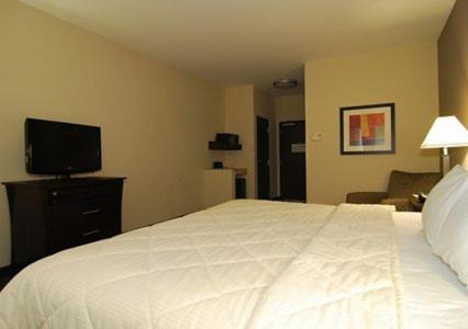 Queen Room - Non-Smoking image 2