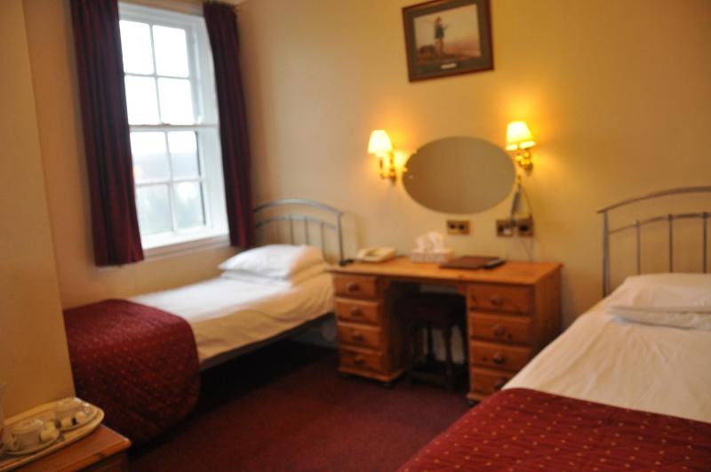Twin Room image 1