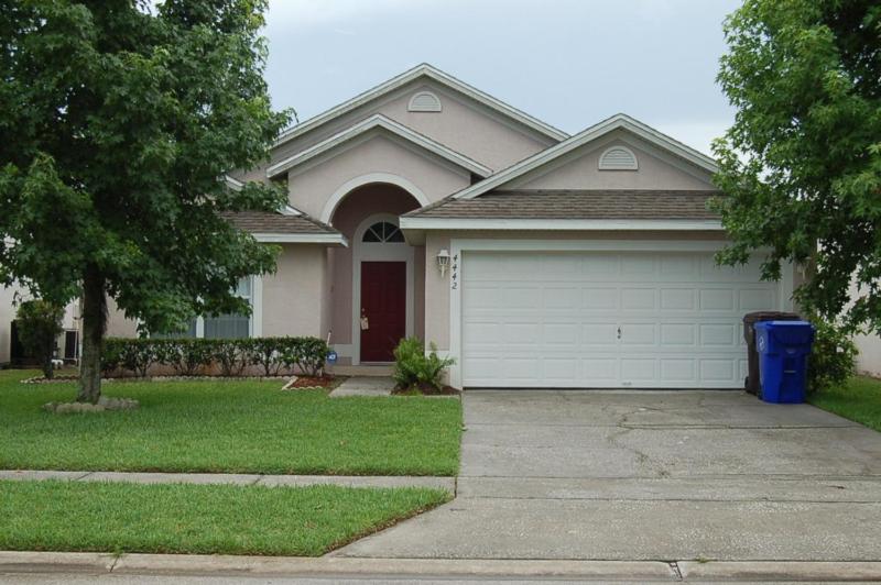 Three-Bedroom House image 1