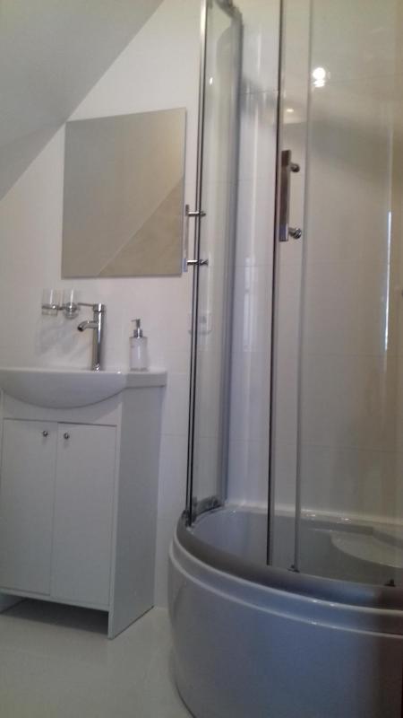 Small Double Room image 3