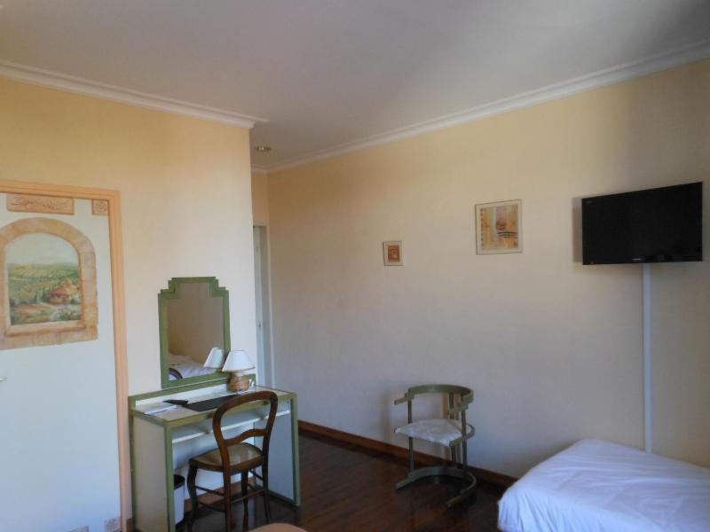 Superior Room with One Double Bed image 2