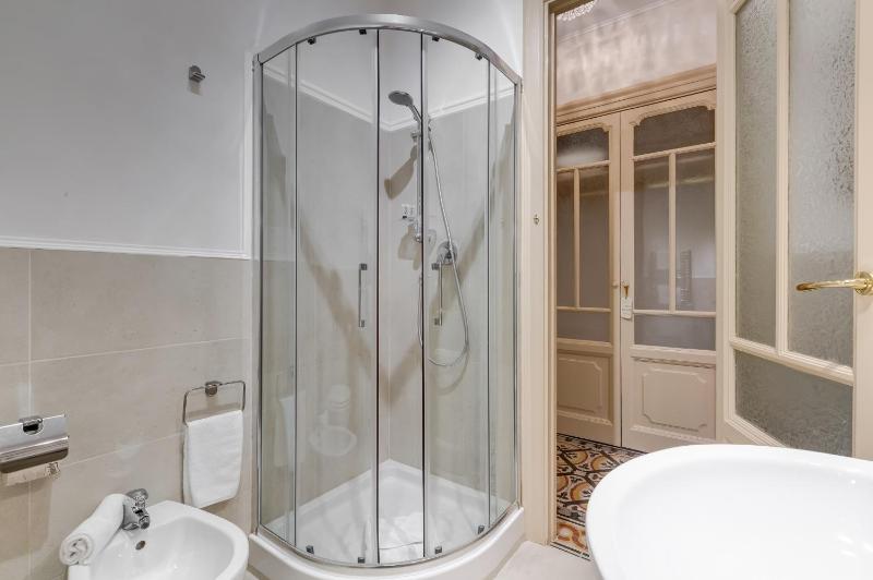 Superior Double Room image 3