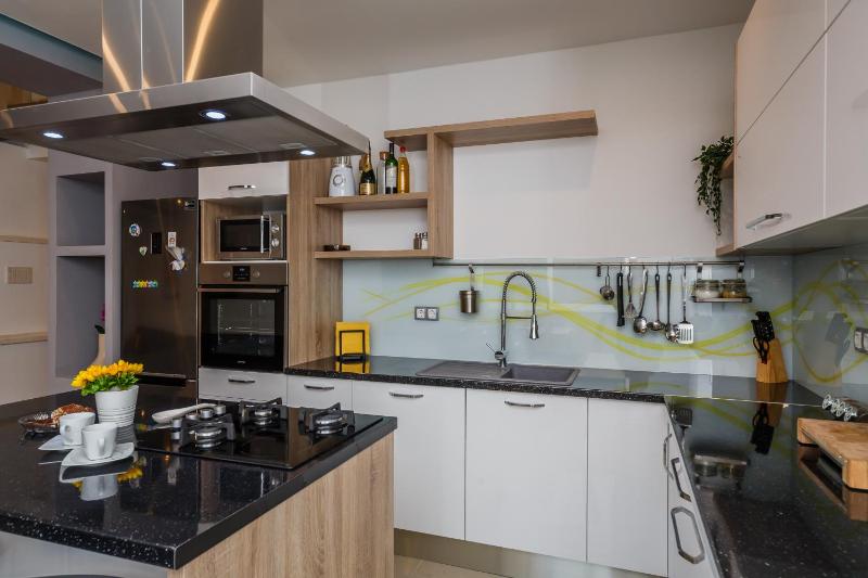 Villa Toni with 5 bedrooms and heated pool - image 32