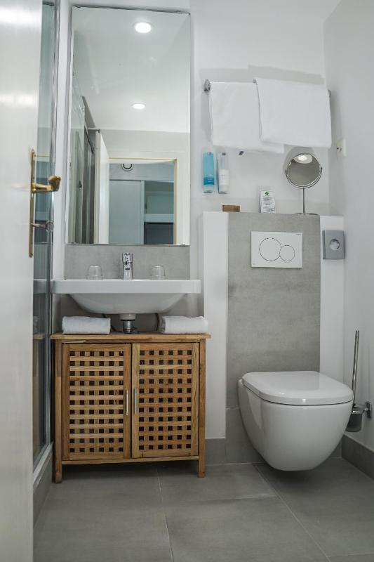 Deluxe Double Room image 2