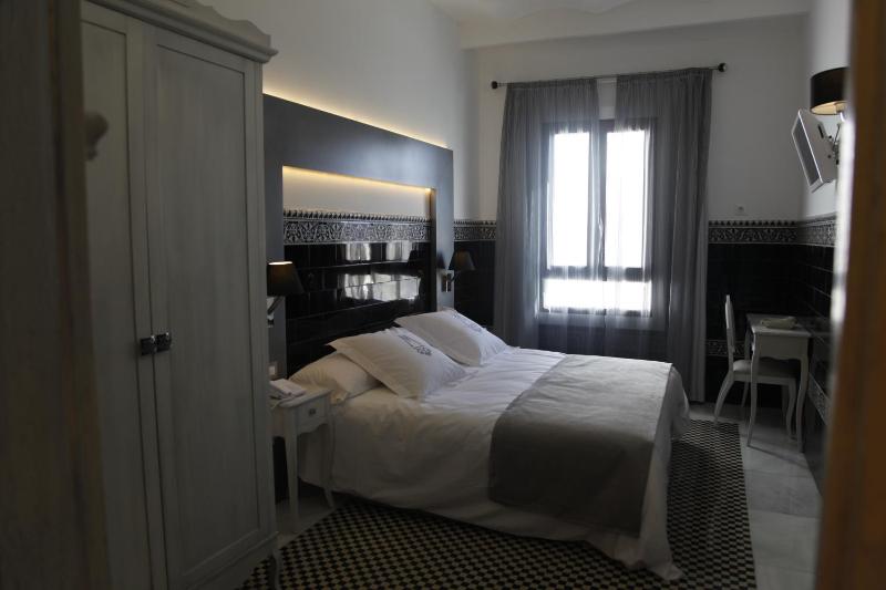 Double or Twin Room image 3