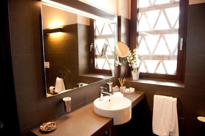 Junior Suite (2 Adults) image 3
