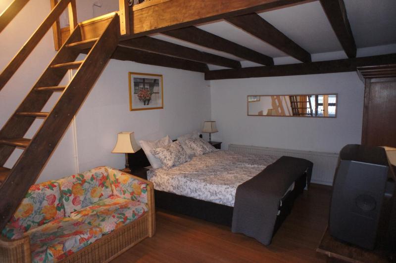 Family Room with Garden View image 1