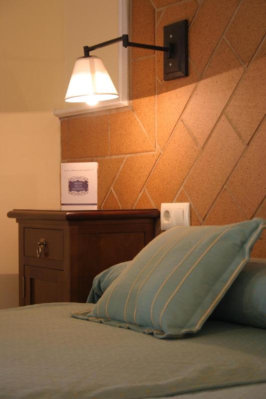 Superior Twin Room image 4