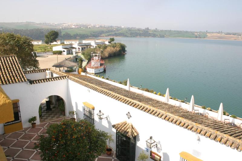 Superior Twin Room image 2