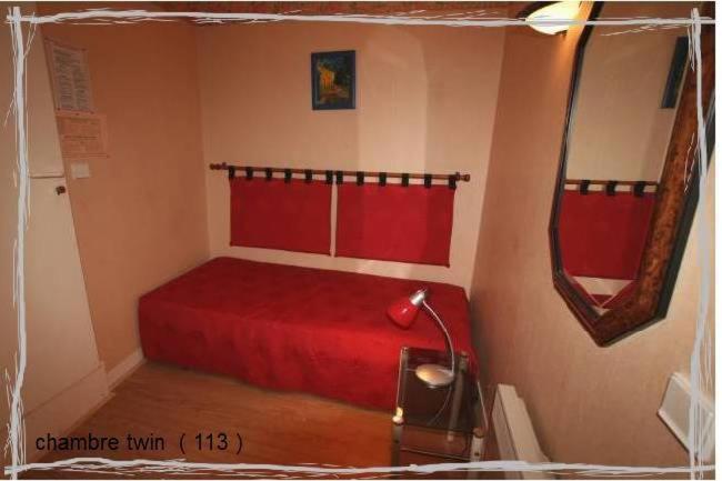 Twin Room image 2