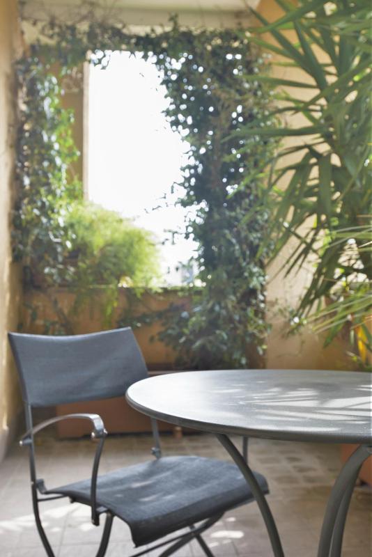 Deluxe Double Room with Balcony image 2