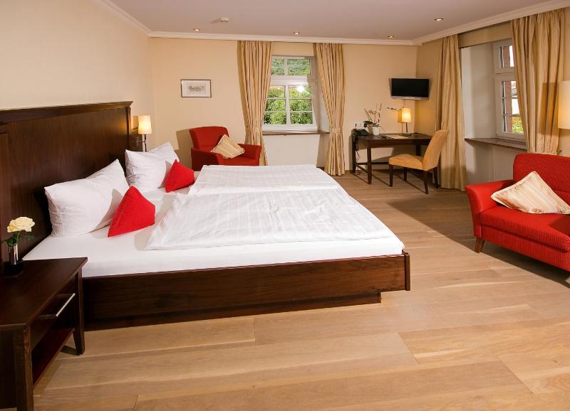 Double Room image 4