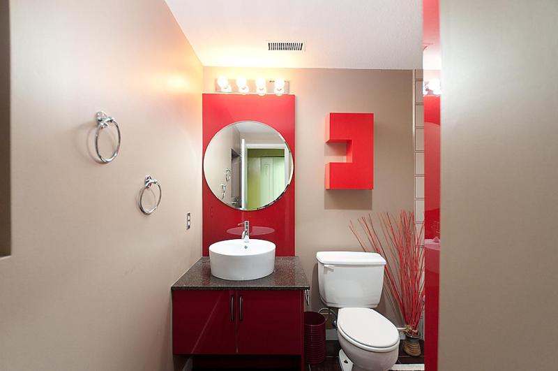 Contemporary Home B&B - image 6