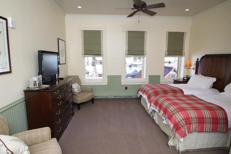 New Sheridan Hotel - image 16
