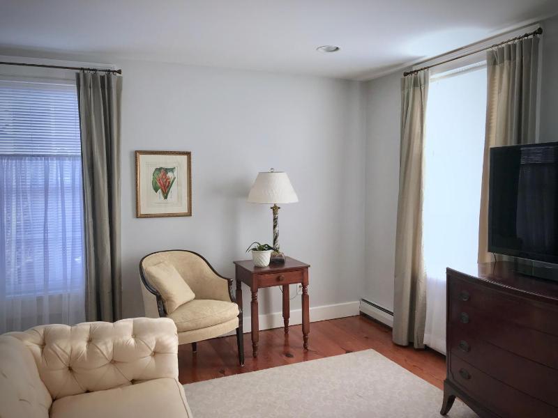 Queen Room image 3