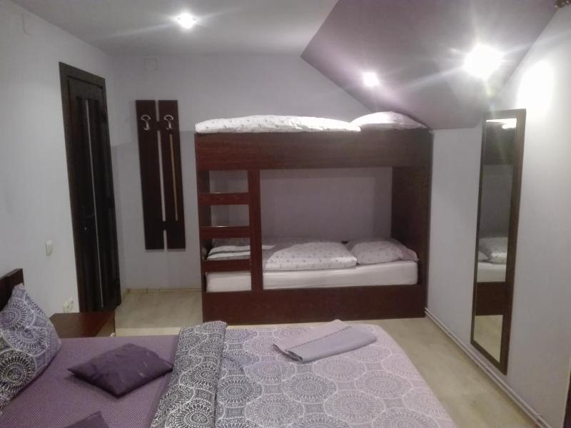 Quadruple Room with Shared Bathroom image 1