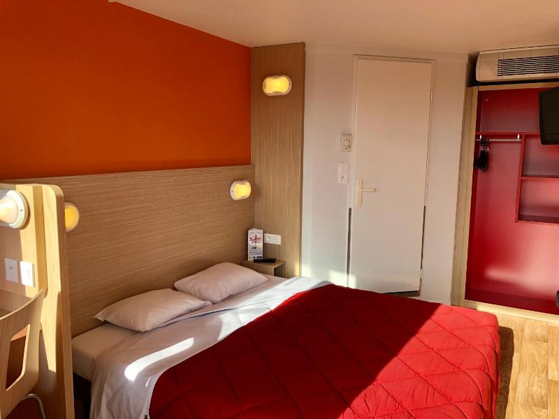 Double Room image 3