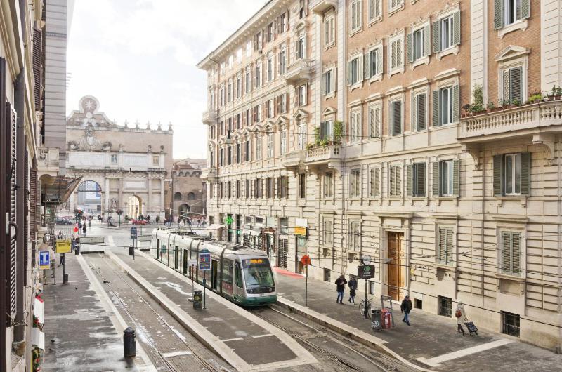 Deluxe Apartment image 3