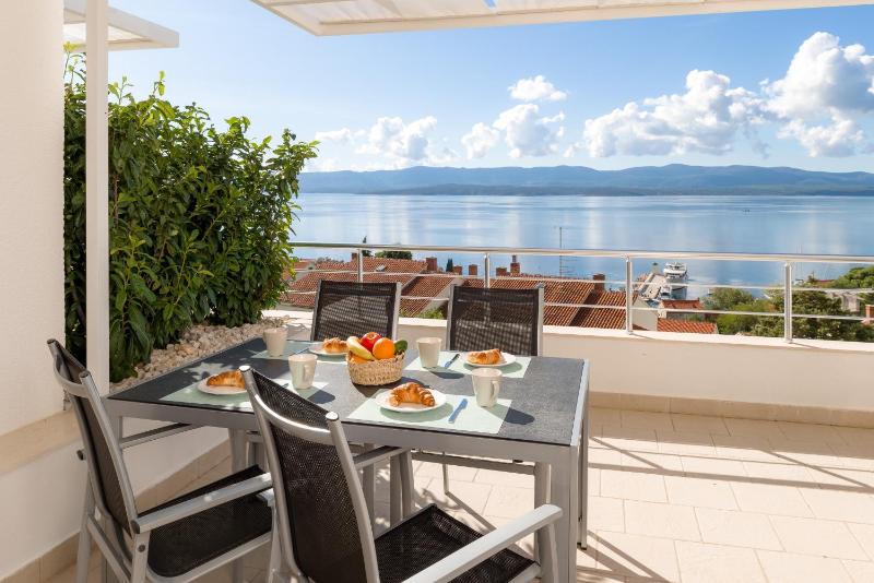 Two-Bedroom Apartment with Terrace and Sea View image 1