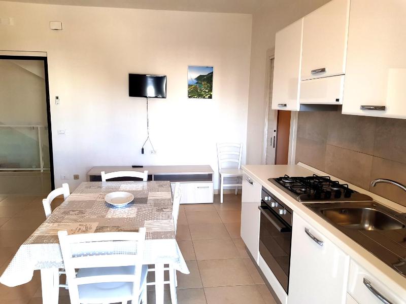 One-Bedroom Apartment image 3