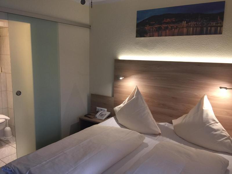 Double Room image 1