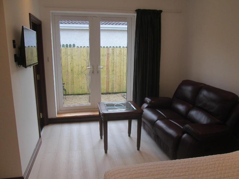 Double Room with Patio image 4
