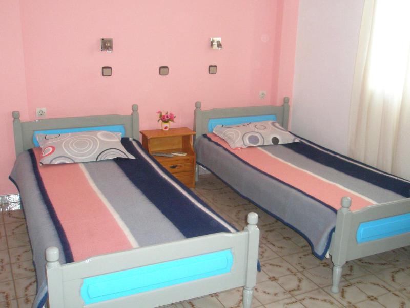 Studio (3 Adults) image 3