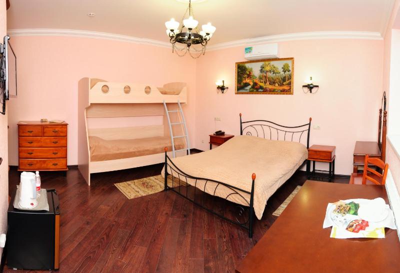 Family Room image 1