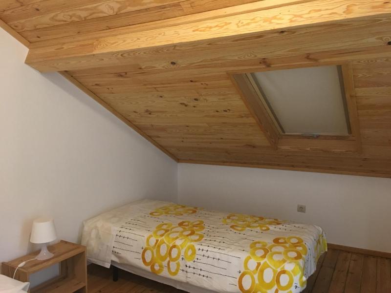 Single Room with Private Bathroom image 2