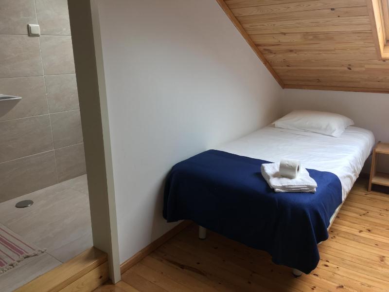 Single Room with Private Bathroom image 3