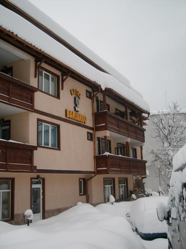 Bariakov Family Hotel - image 2