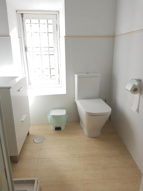 Large Double Room image 4