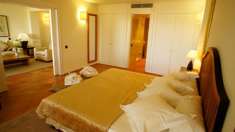 Double Room - Late Check Out image 4