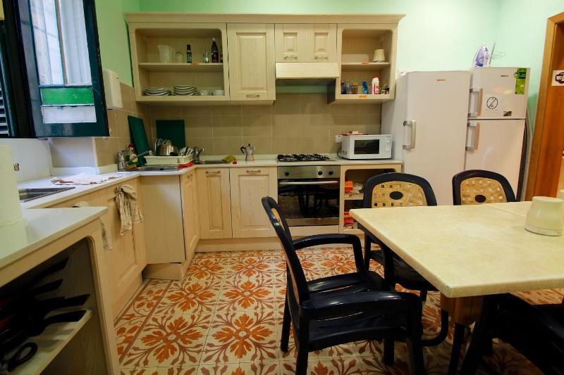 Corner Hostel - image 4