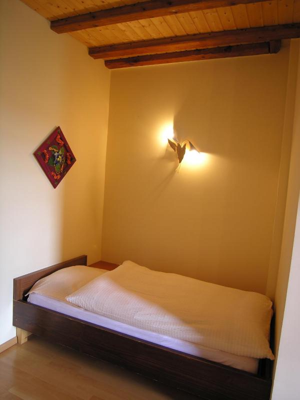 Single Room image 3