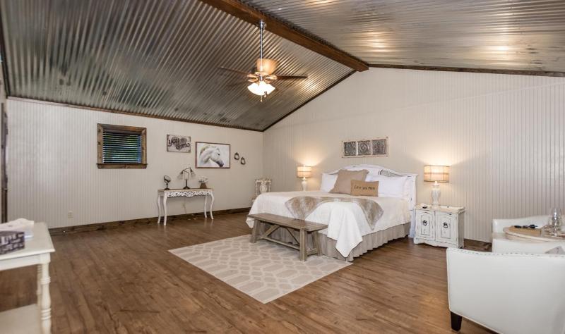 Vineyard Trail Cottages- Adults Only - image 2