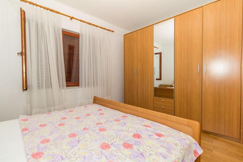 One-Bedroom Apartment with Terrace image 2