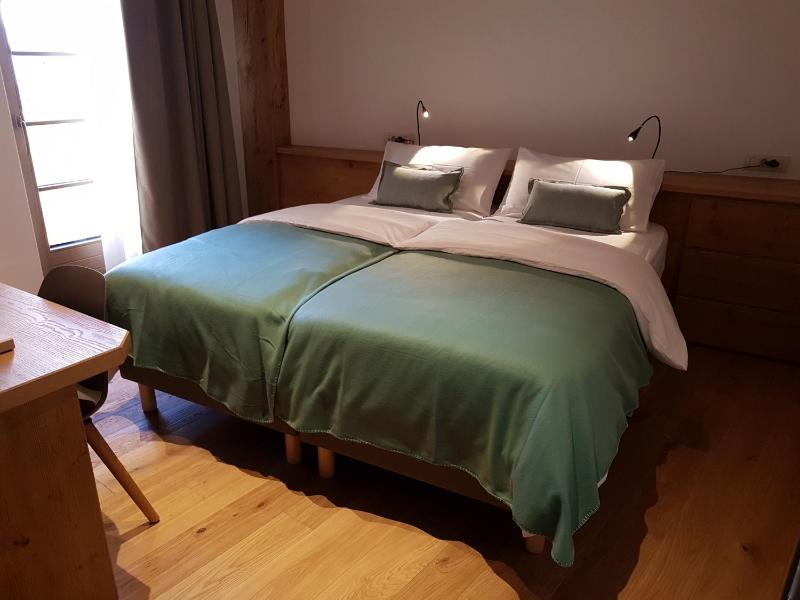 Double or Twin Room with Balcony image 3