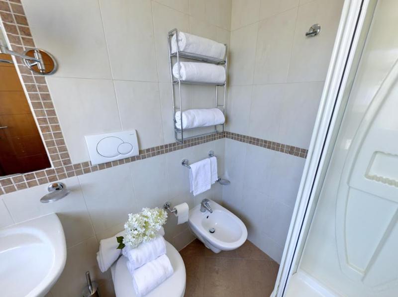 One-Bedroom Apartment (4 Adults) image 4