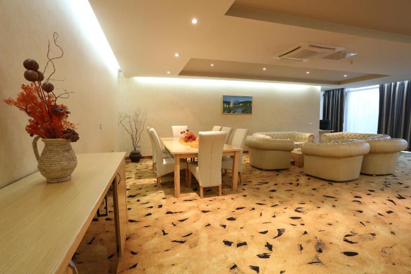 Presidential Suite image 1