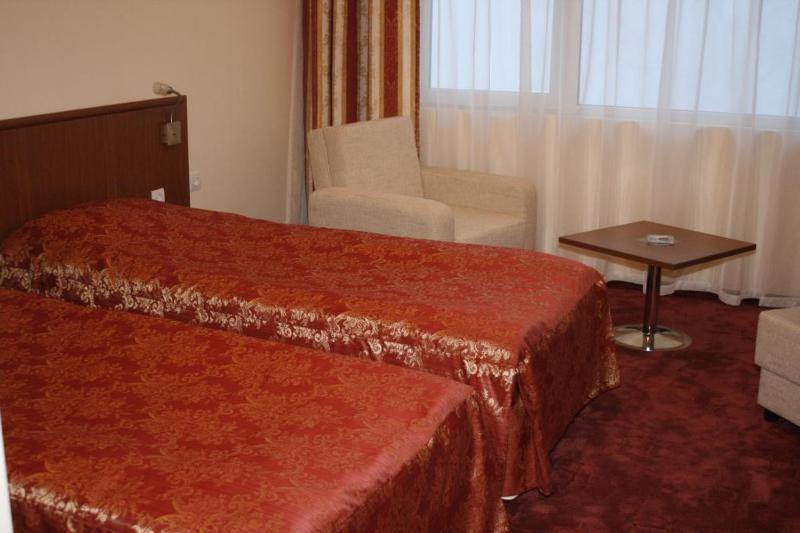 Twin Room image 2
