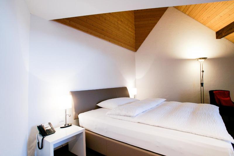 Junior Suite with Garden View image 2